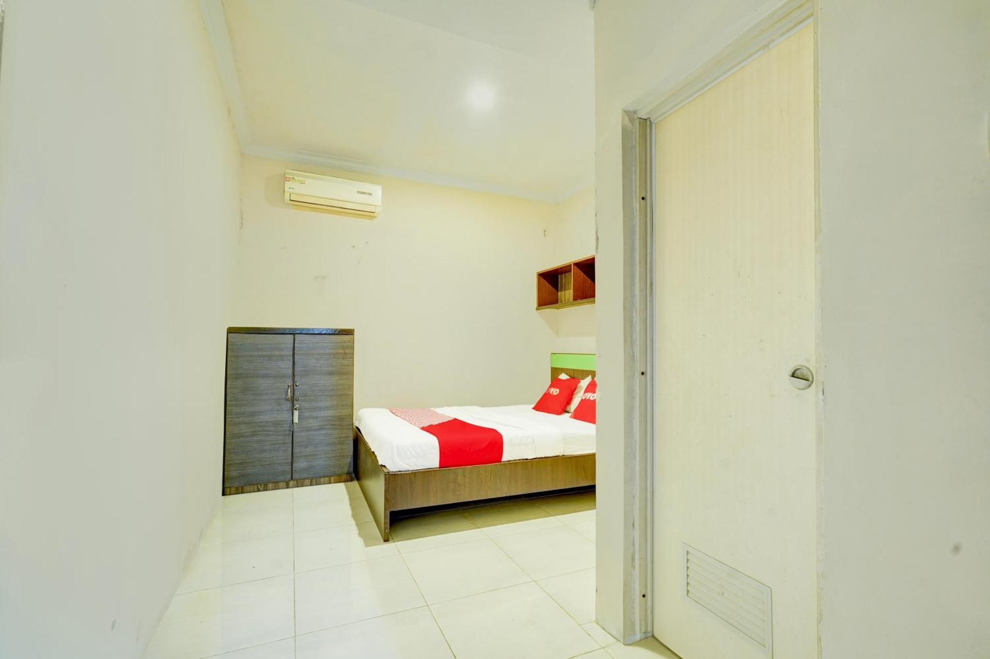 Hotel O Slawi Near Alun- Alu Slawi Formerly Boarding Tegal (Central Java)